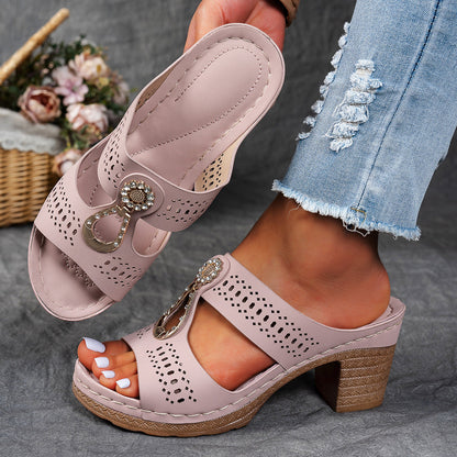 VitaFeet | Handgefertigte Orthopädische Sandale mit Absatz Helga